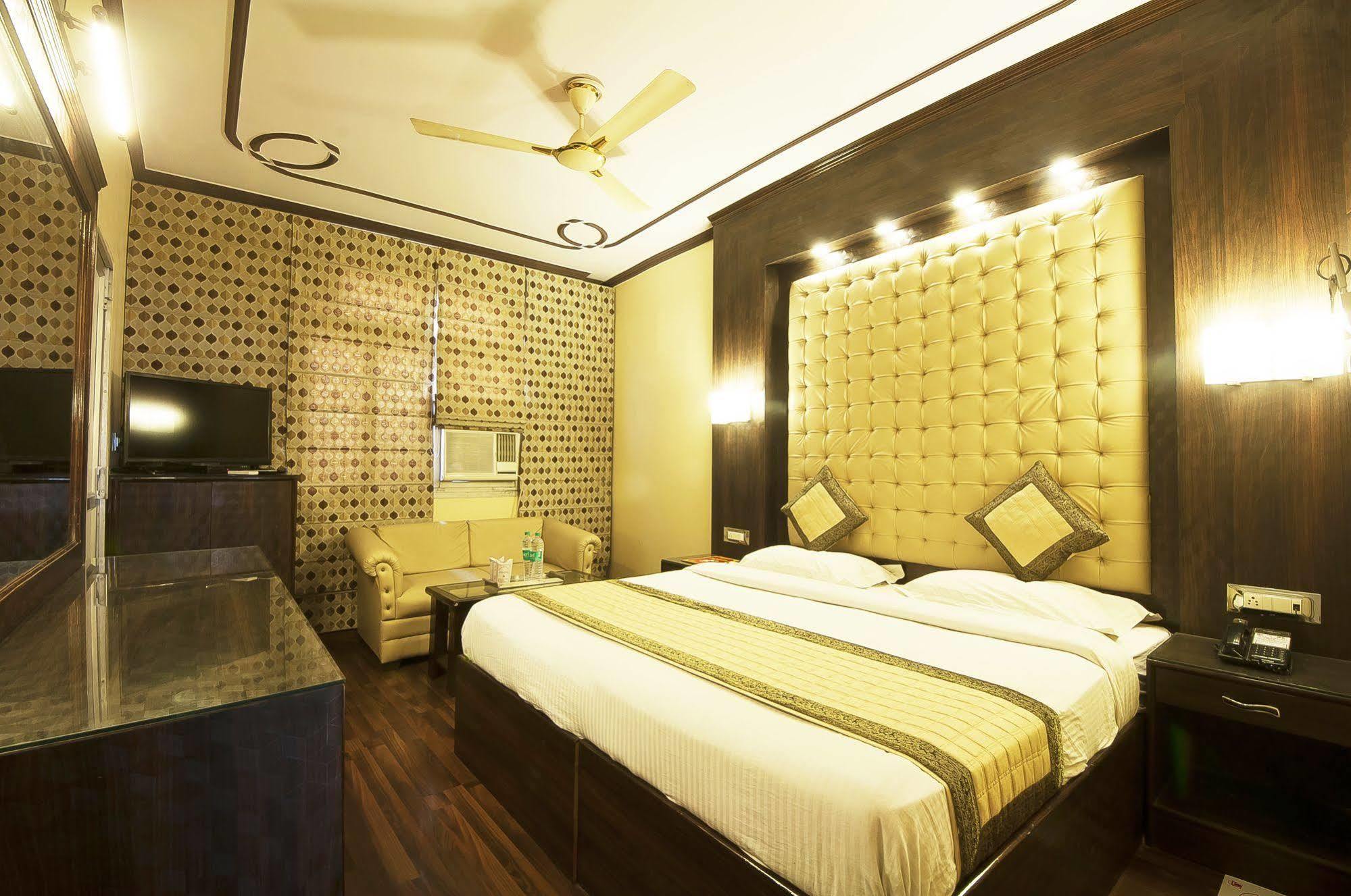 Hotel Lal'S Haveli New Delhi Bagian luar foto